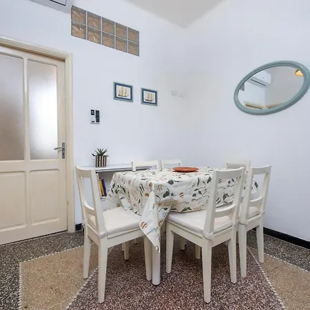 244 - Casa Ludo, Centro Storico,140m Dalla Baia Del Silenzio Patrimonio Unesco E Mare